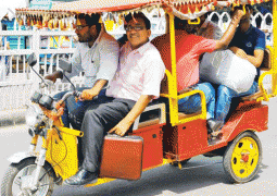 GOVT GIVES WAY TO e- RICKSHAW IN CAPITAL RESTRAINS ENTRY ON SELECT ROADS